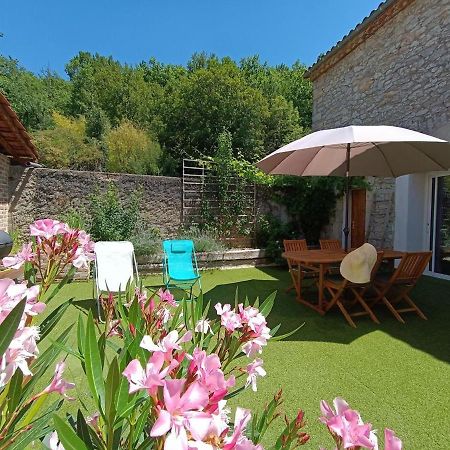 Maison Sur Le Lot Saint-Vincent-Rive-dʼOlt Esterno foto
