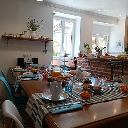 Maison Sur Le Lot Saint-Vincent-Rive-dʼOlt Esterno foto