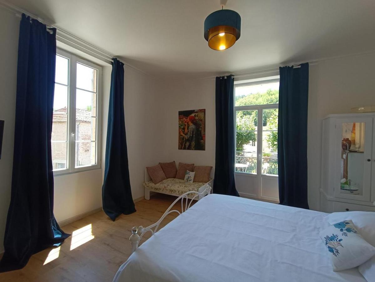 Maison Sur Le Lot Saint-Vincent-Rive-dʼOlt Esterno foto