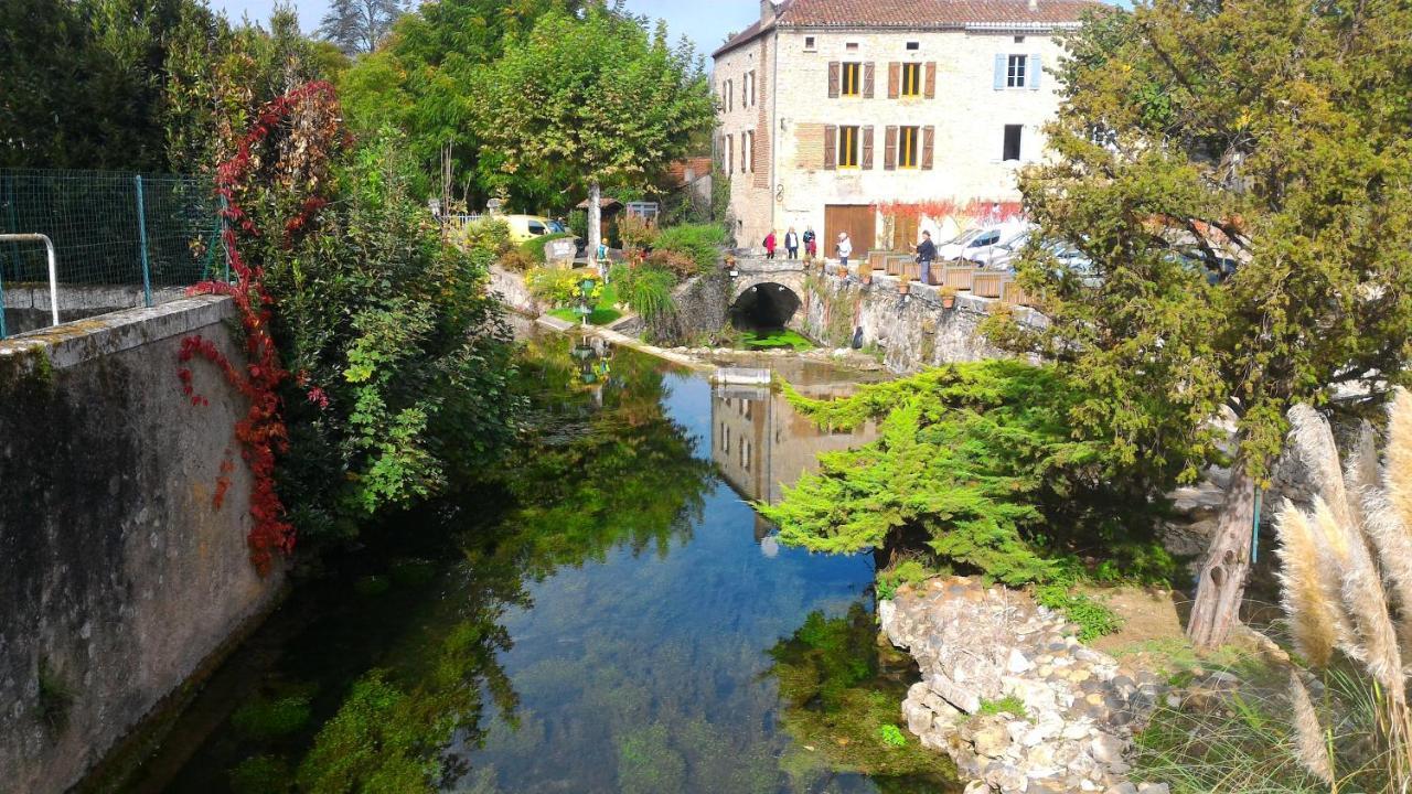 Maison Sur Le Lot Saint-Vincent-Rive-dʼOlt Esterno foto